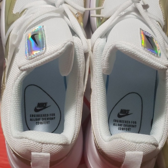 Brand New! Nike Tessen Running Shoes - Picture 3 of 5